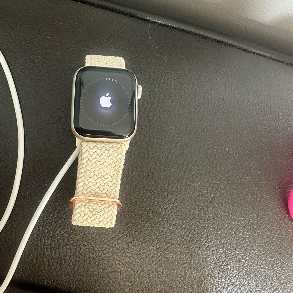 Apple Smartwatch SE 2nd Gen - Starlight - Picture 3 of 7